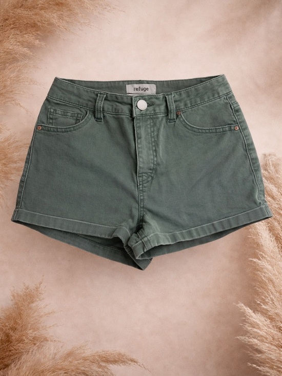 refuge Pants - Refuge Size 0 Juniors Olive Green Color Zip-Up Short Shorts